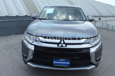 foto Mitsubishi Outlander 3.0L Limited usado (2016) color Grafito precio $244,000