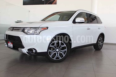 Mitsubishi Outlander 5p Limited L4/2.4 Aut usado (2015) color Blanco precio $274,000