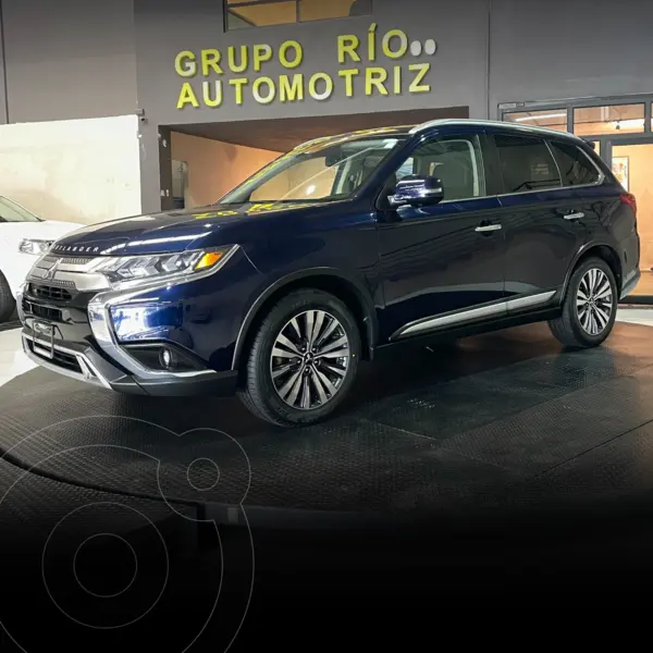 Foto Mitsubishi Outlander Limited usado (2022) color Azul precio $369,000