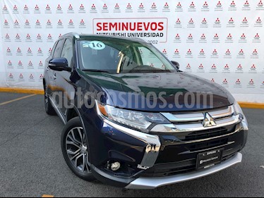 foto Mitsubishi Outlander 2.4L Limited usado (2016) color Azul Cósmico precio $285,000