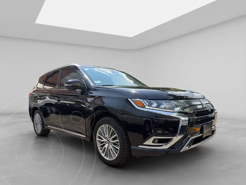 Foto Mitsubishi Outlander Limited usado (2021) color Negro precio $345,000