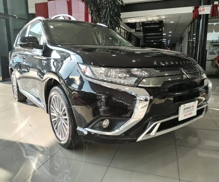 Foto Mitsubishi Outlander SE Plus usado (2020) color Negro precio $438,000