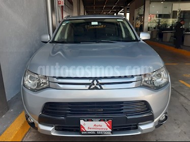 foto Mitsubishi Outlander 2.4L SE usado (2015) color Plata precio $199,900