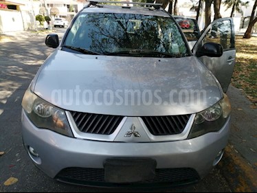 foto Mitsubishi Outlander 3.0L LS usado (2008) color Plata precio $75,000
