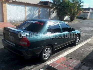 Mitsubishi Signo GLi 1.3L usado (2009) color Verde precio BoF3.600