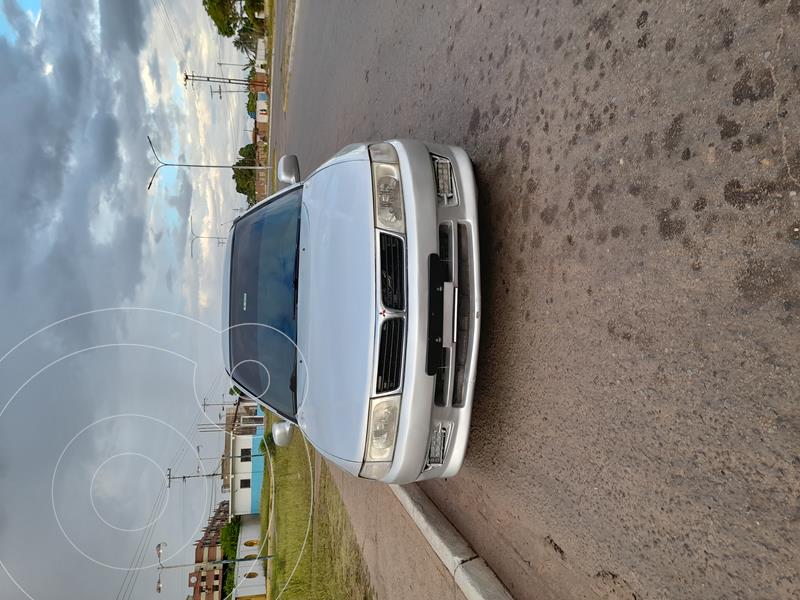 Mitsubishi Signo GLi 1.3L usado (2004) color Plata precio u$s2.000