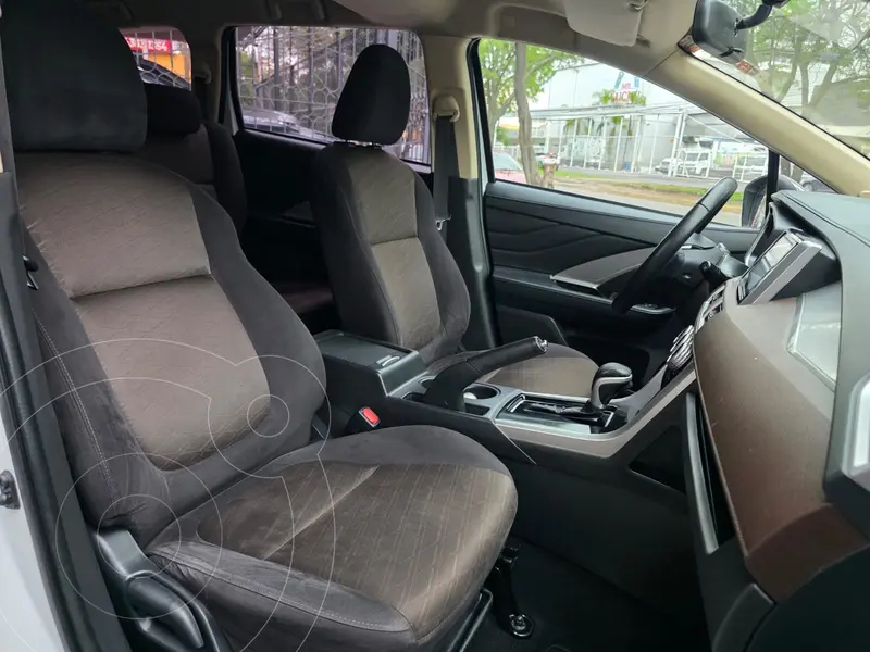 mitsubishi xpander-cross