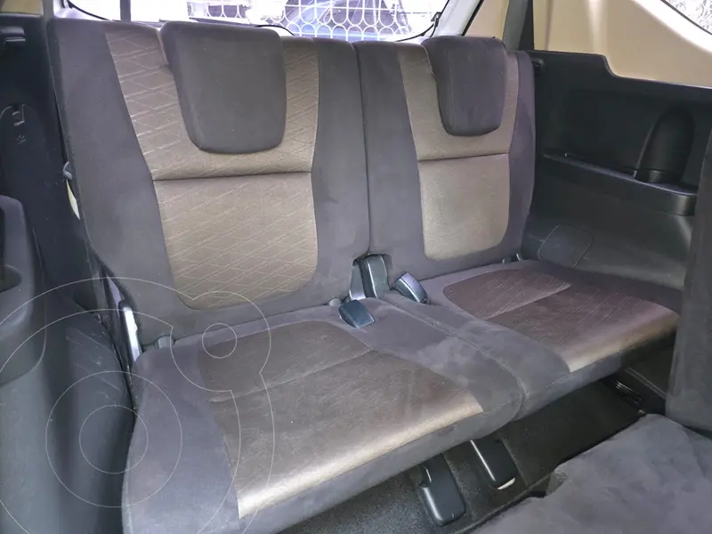 mitsubishi xpander-cross