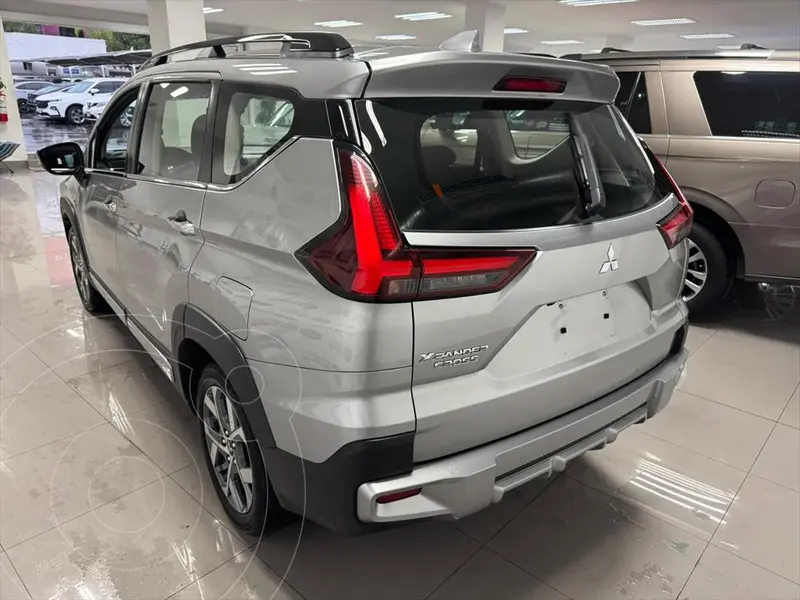 mitsubishi xpander-cross