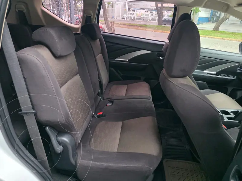 mitsubishi xpander-cross