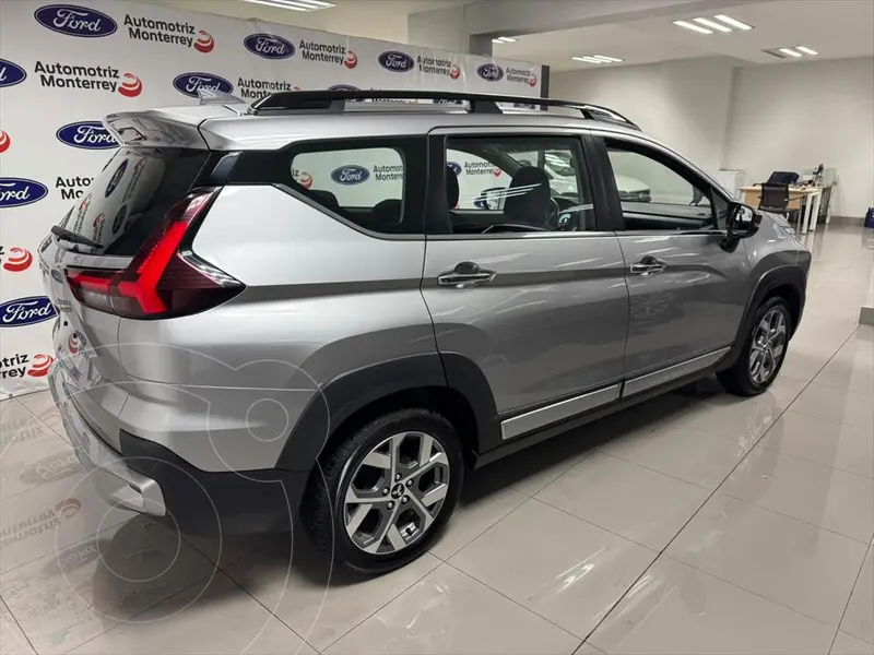 mitsubishi xpander-cross
