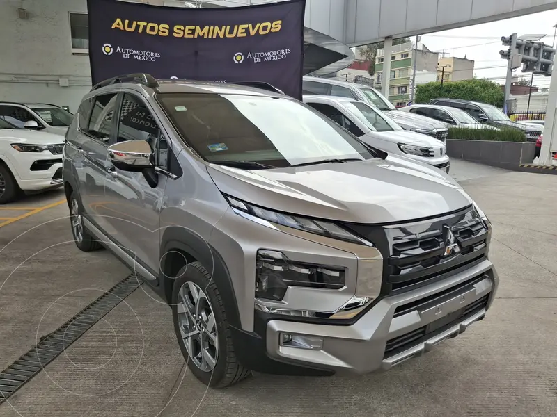 Foto Mitsubishi Xpander Cross 1.5L Cross usado (2024) color Plata Metalico financiado en mensualidades(enganche $37,000)