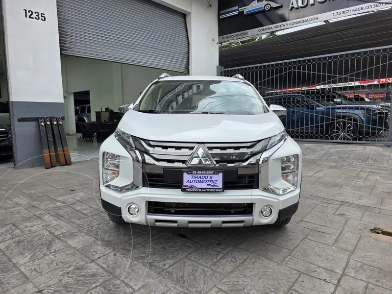 mitsubishi xpander-cross