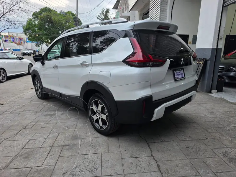 mitsubishi xpander-cross