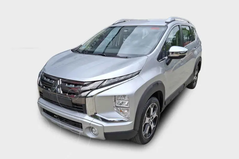 Foto Mitsubishi Xpander Cross 1.5L Cross usado (2023) color Plata precio $327,000