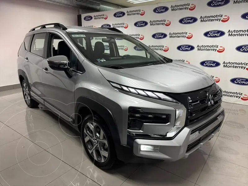 mitsubishi xpander-cross