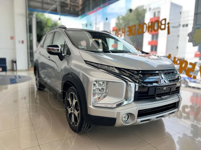 Foto Mitsubishi Xpander 1.5L usado (2023) color plateado precio $305,000