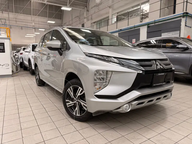 Foto Mitsubishi Xpander 1.5L usado (2022) color plateado financiado en mensualidades(enganche $110,770 mensualidades desde $4,759)
