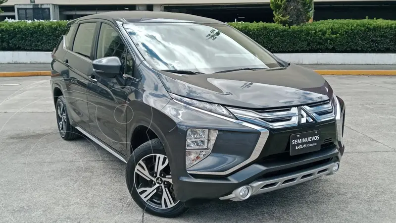 Foto Mitsubishi Xpander 1.5L usado (2023) color Gris financiado en mensualidades(enganche $70,634 mensualidades desde $8,127)