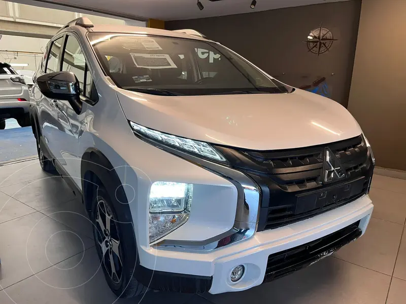 Foto Mitsubishi Xpander 1.5L usado (2023) color Blanco financiado en mensualidades(enganche $124,982 mensualidades desde $5,369)