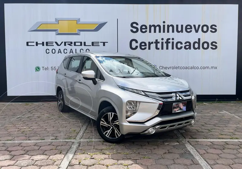 Foto Mitsubishi Xpander 1.5L usado (2022) color plateado precio $275,000