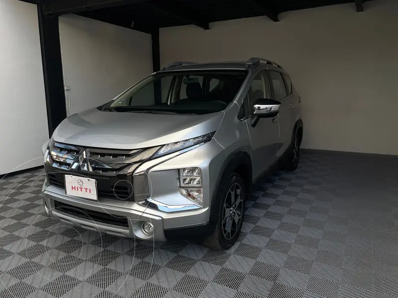 Foto Mitsubishi Xpander 1.5L usado (2023) color plateado precio $325,000