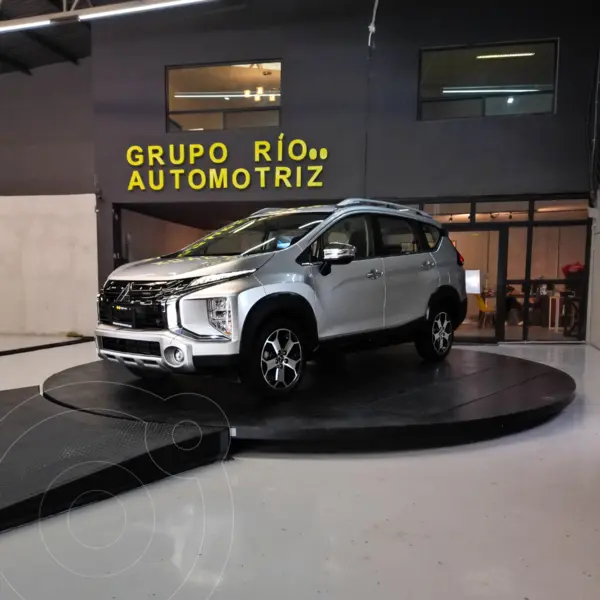 Foto Mitsubishi Xpander 1.5L usado (2022) color plateado precio $319,000