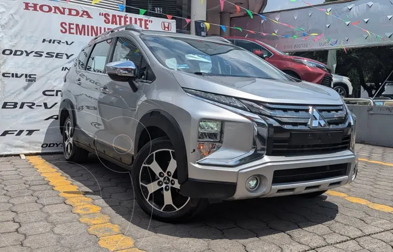 Foto Mitsubishi Xpander 1.5L usado (2023) color plateado financiado en mensualidades(enganche $124,000 mensualidades desde $5,452)