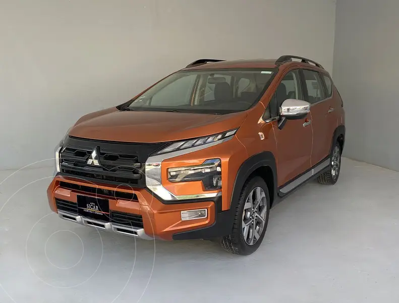 Foto Mitsubishi Xpander GLS usado (2024) color Naranja precio $339,000