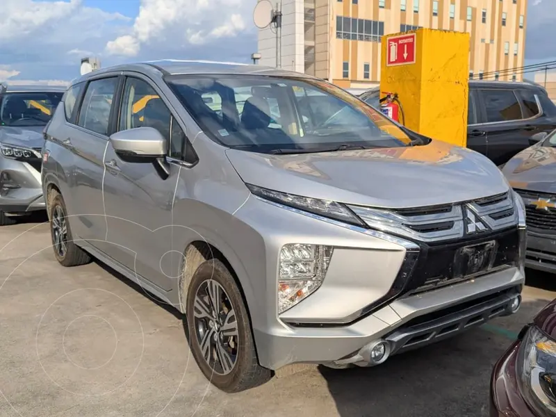 Foto Mitsubishi Xpander 1.5L usado (2022) color plateado precio $260,000