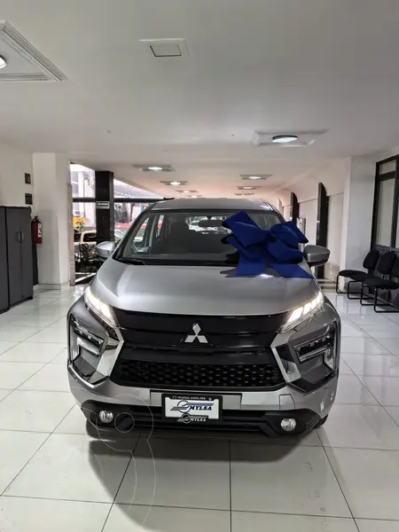 Foto Mitsubishi Xpander GLS usado (2024) color Gris Metalico precio $339,000