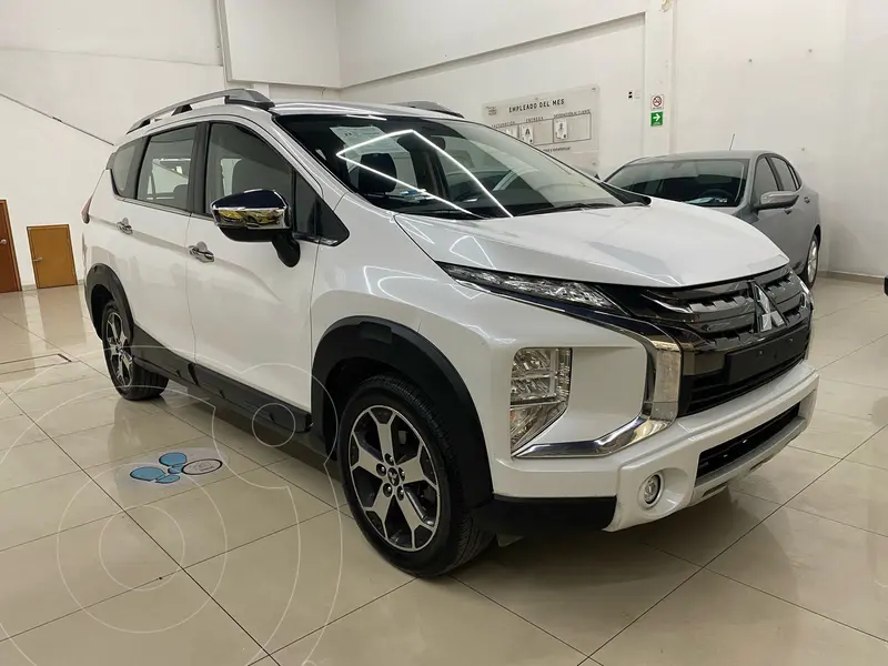 Foto Mitsubishi Xpander 1.5L Cross usado (2023) color Blanco financiado en mensualidades(enganche $88,562 mensualidades desde $7,603)