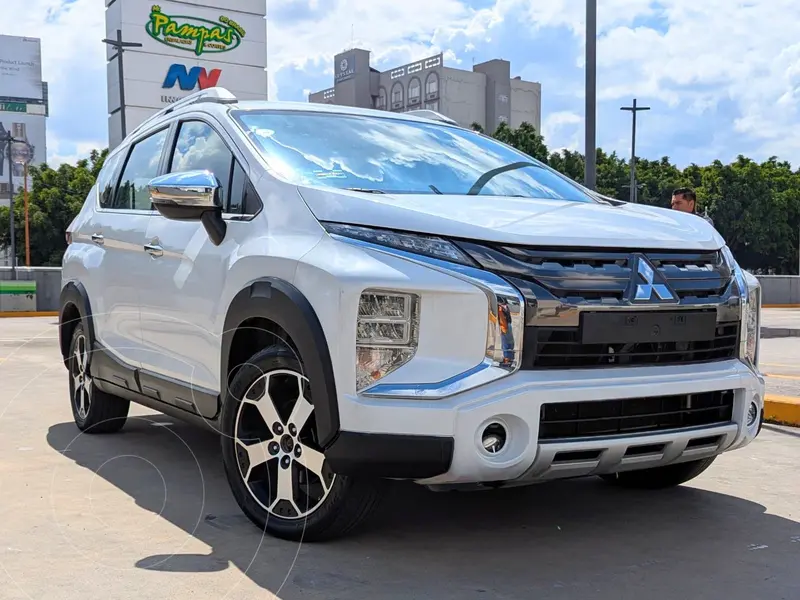 Foto Mitsubishi Xpander 1.5L usado (2023) color Blanco financiado en mensualidades(enganche $122,474 mensualidades desde $5,262)