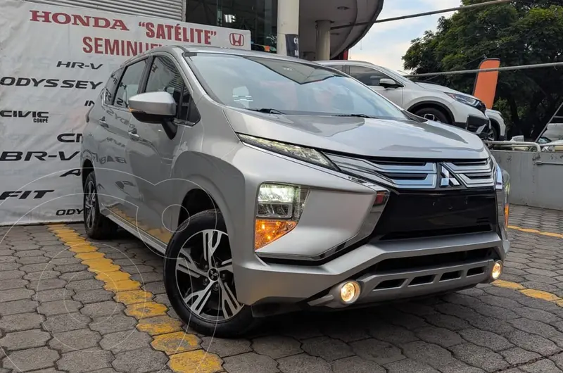 Foto Mitsubishi Xpander 1.5L usado (2022) color plateado financiado en mensualidades(enganche $104,000 mensualidades desde $4,573)