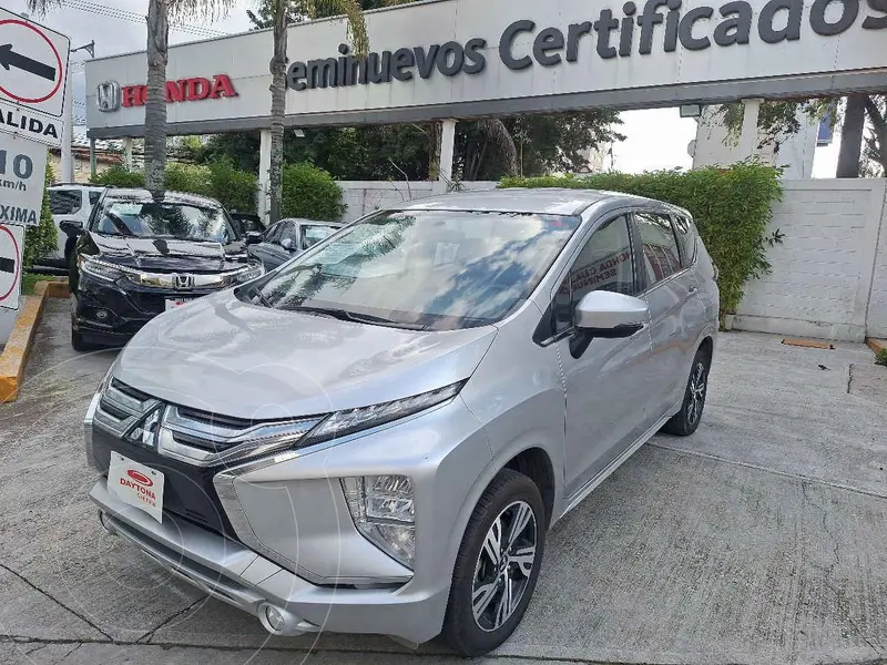 Foto Mitsubishi Xpander 1.5L usado (2023) color Plata precio $296,000
