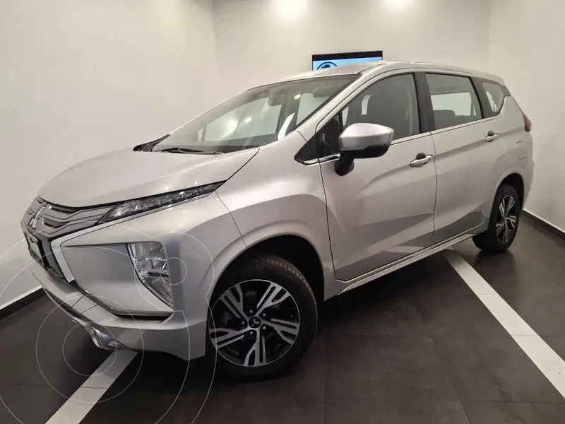 Foto Mitsubishi Xpander 1.5L usado (2023) color Plata precio $305,000