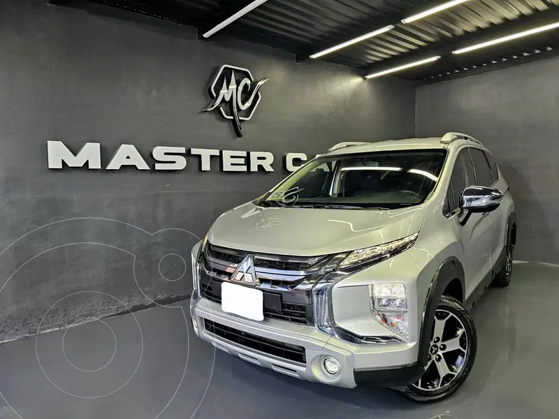 Foto Mitsubishi Xpander 1.5L usado (2023) color plateado precio $305,000
