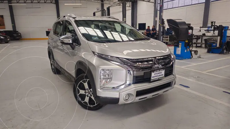 Foto Mitsubishi Xpander 1.5L Limited usado (2023) color plateado financiado en mensualidades(enganche $123,310 mensualidades desde $5,188)