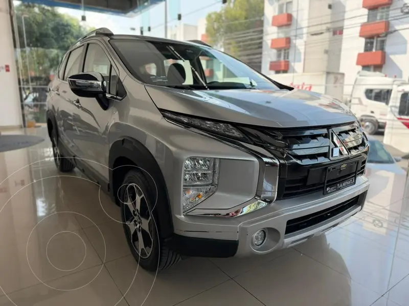 Foto Mitsubishi Xpander 1.5L usado (2023) color plateado precio $289,000