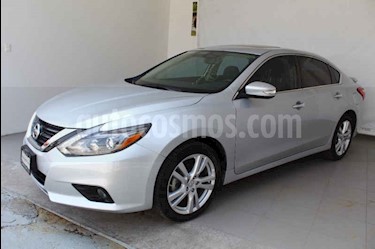 foto Nissan Altima Advance NAVI usado (2017) color Plata precio $335,000