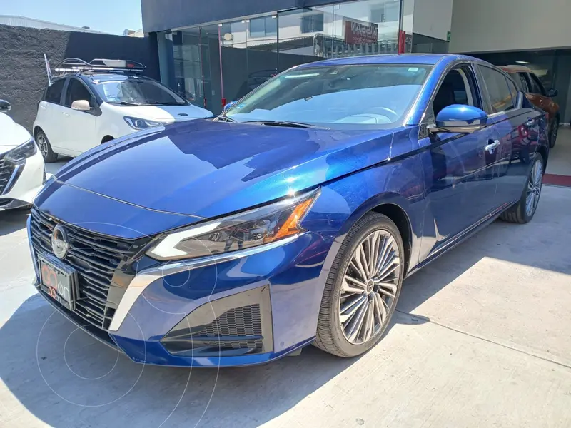 Foto Nissan Altima Exclusive Turbo usado (2023) color Azul financiado en mensualidades(enganche $163,500 mensualidades desde $12,503)