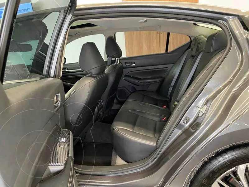 Foto Nissan Altima Exclusive Turbo usado (2023) color Gris precio $550,000