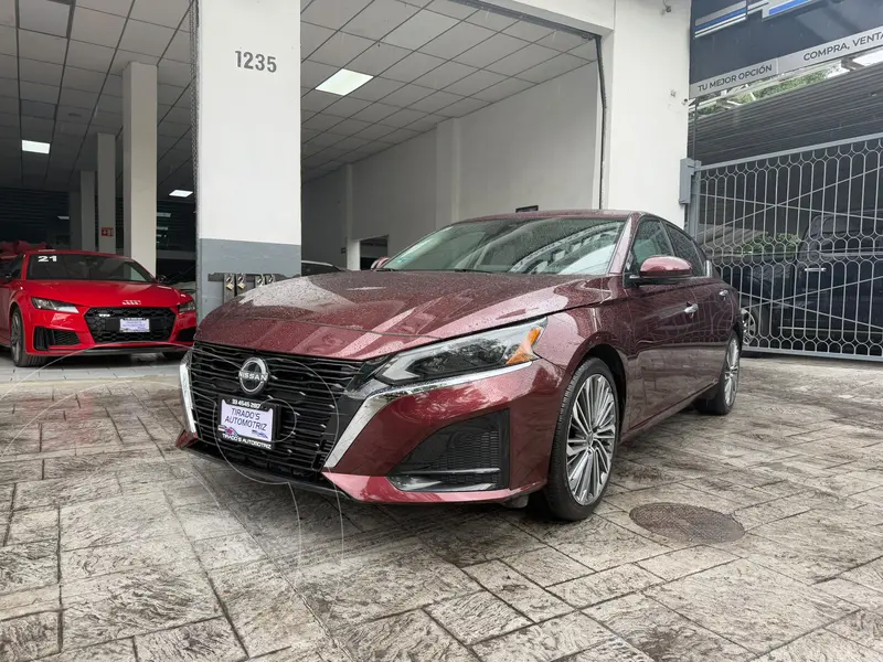 Foto Nissan Altima Exclusive Turbo usado (2023) color Rojo Scarlet precio $445,000
