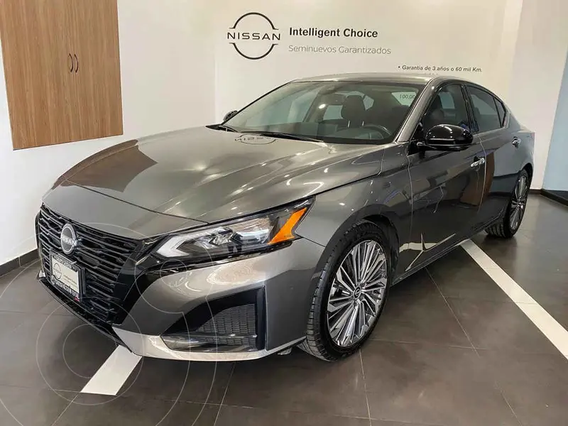 Foto Nissan Altima Exclusive Turbo usado (2023) color Gris financiado en mensualidades(enganche $123,200 mensualidades desde $12,154)