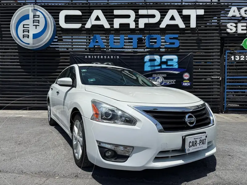 Foto Nissan Altima Advance NAVI usado (2016) color Blanco precio $179,000