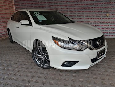 foto Nissan Altima Advance NAVI usado (2018) color Blanco precio $330,000