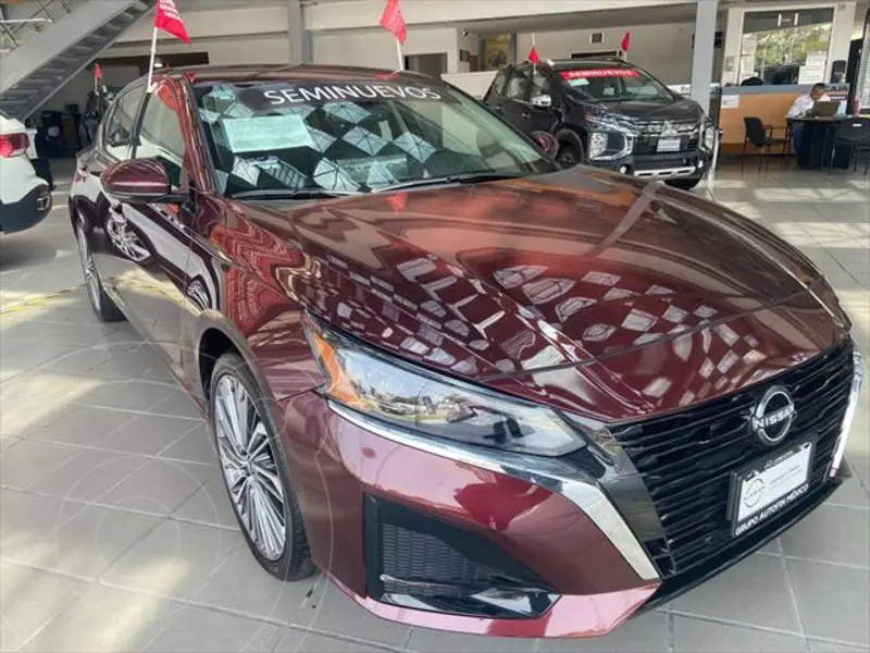 Foto Nissan Altima Exclusive Turbo usado (2024) color Rojo precio $599,900