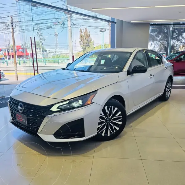 Foto Nissan Altima Advance usado (2023) color plateado financiado en mensualidades(enganche $144,398 mensualidades desde $11,042)