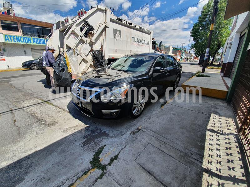 foto Nissan Altima SR 3.5L CVT usado (2016) color Negro precio $219,000