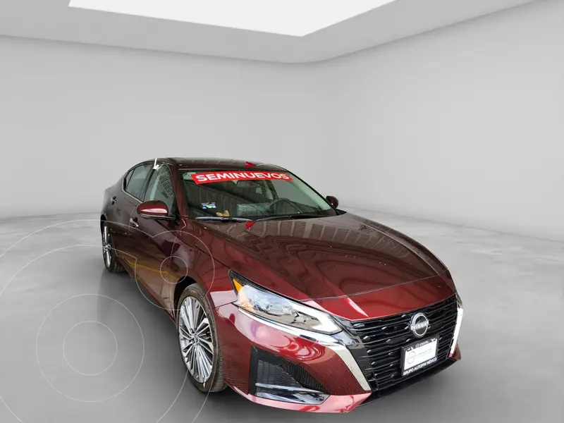Foto Nissan Altima Exclusive Turbo usado (2024) color Rojo precio $599,900